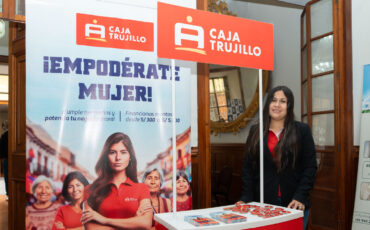 FOTO-CUMBRE-DE-MUJERES-publirreportaje