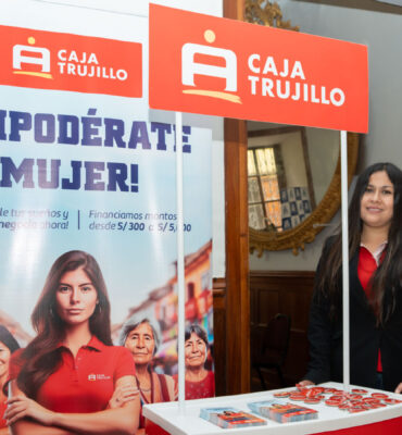 FOTO-CUMBRE-DE-MUJERES-publirreportaje