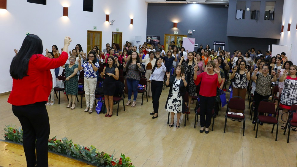 Ccll Más Del 64 De Mujeres Emprendedoras Son Madres En El Perú